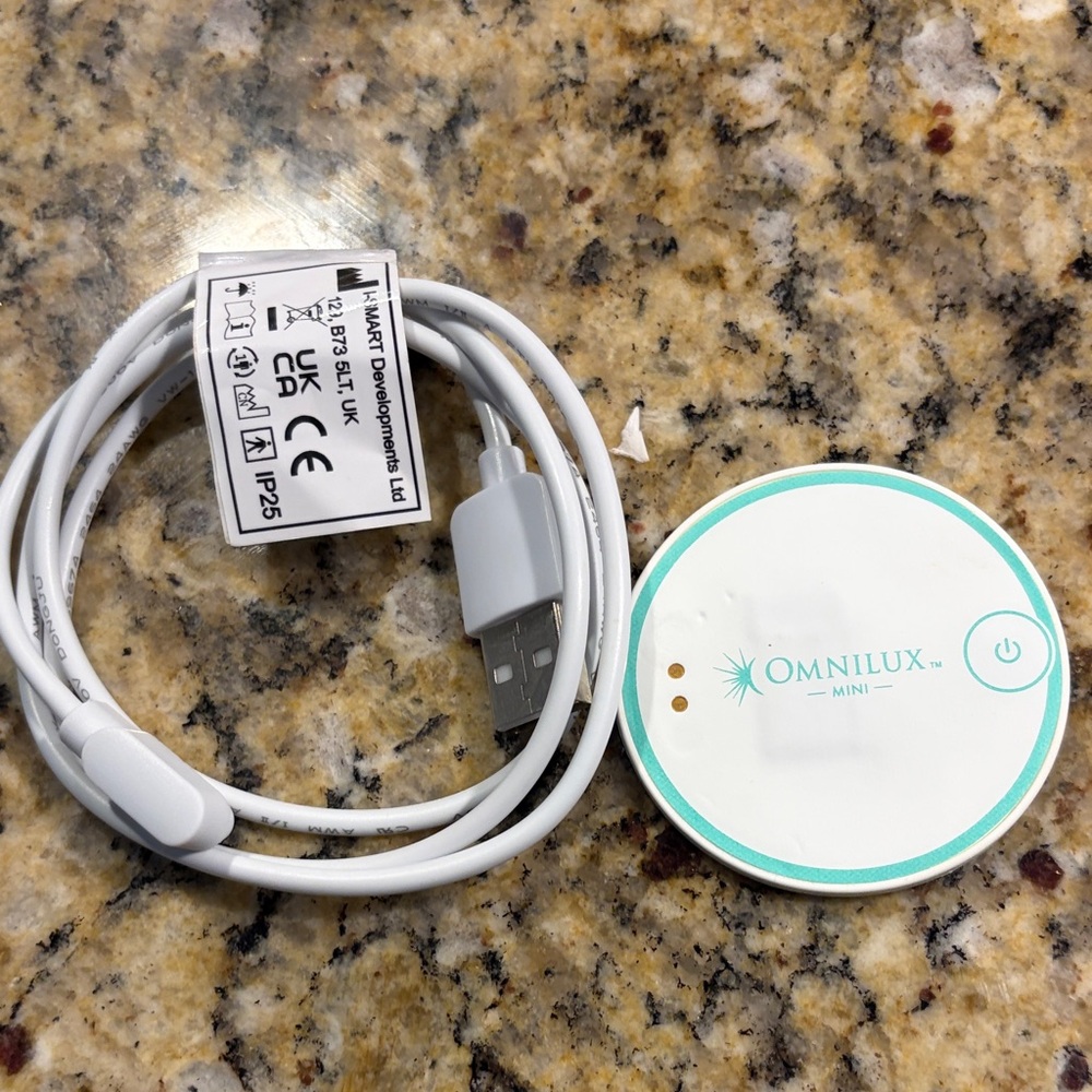Omnilux Mini LED Device with USB Cable